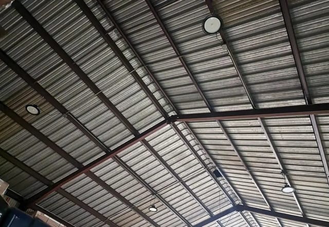 Choosing the Best LED Shop Lights for Your Workspace