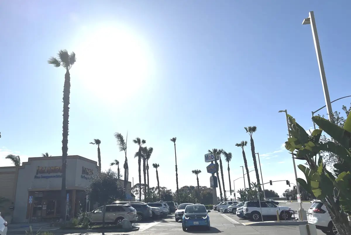 Islands Restaurant Carlsbad LED parking lot lighting