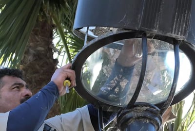 How to install a corn light bulb step 2
