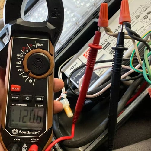 testing an LED Parking Lot driver with multivolt test