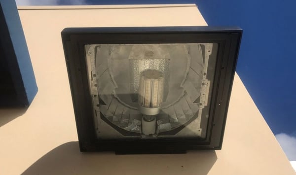 LED light bulb