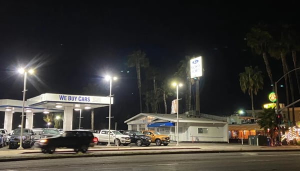 Outdoor car dealership lights - LED pole-mounted display lighting