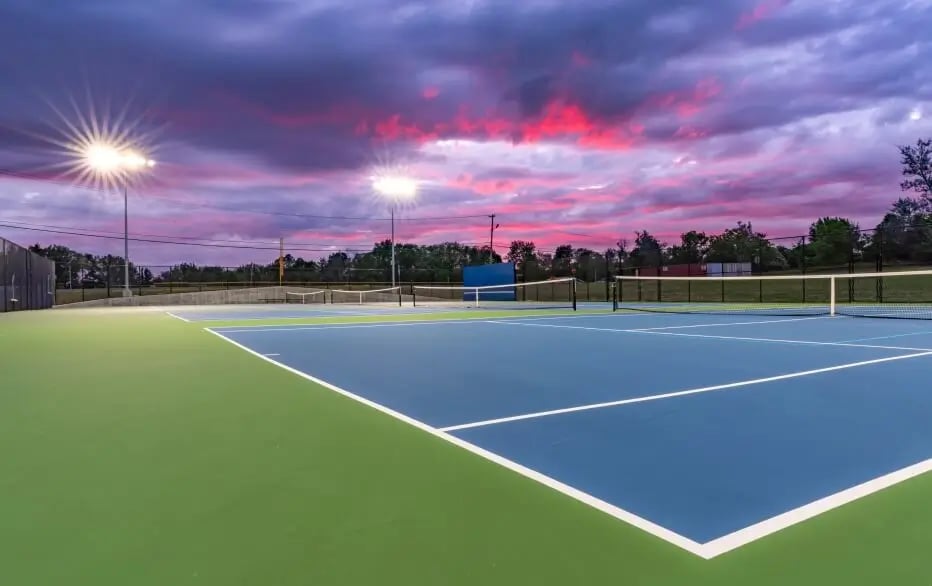 LED sport court lighting for outdoor play