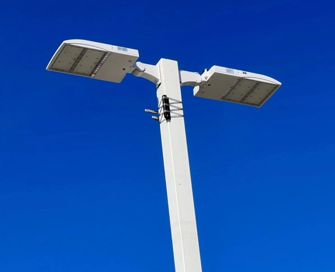 White LED Light Pole